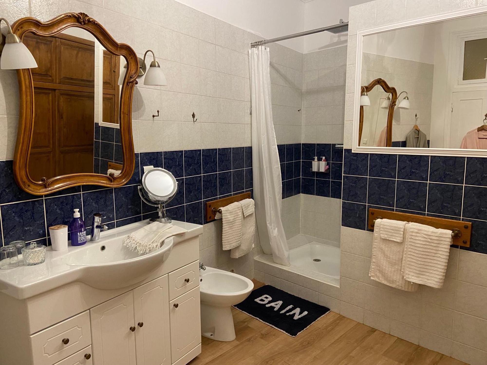 Maison 1823 - Suites De Charme A Garons Bagian luar foto