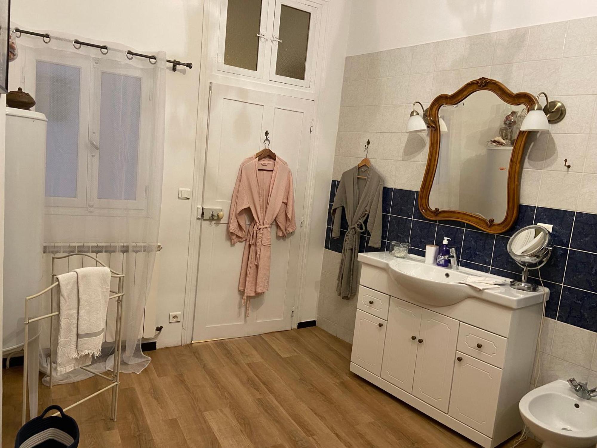 Maison 1823 - Suites De Charme A Garons Bagian luar foto
