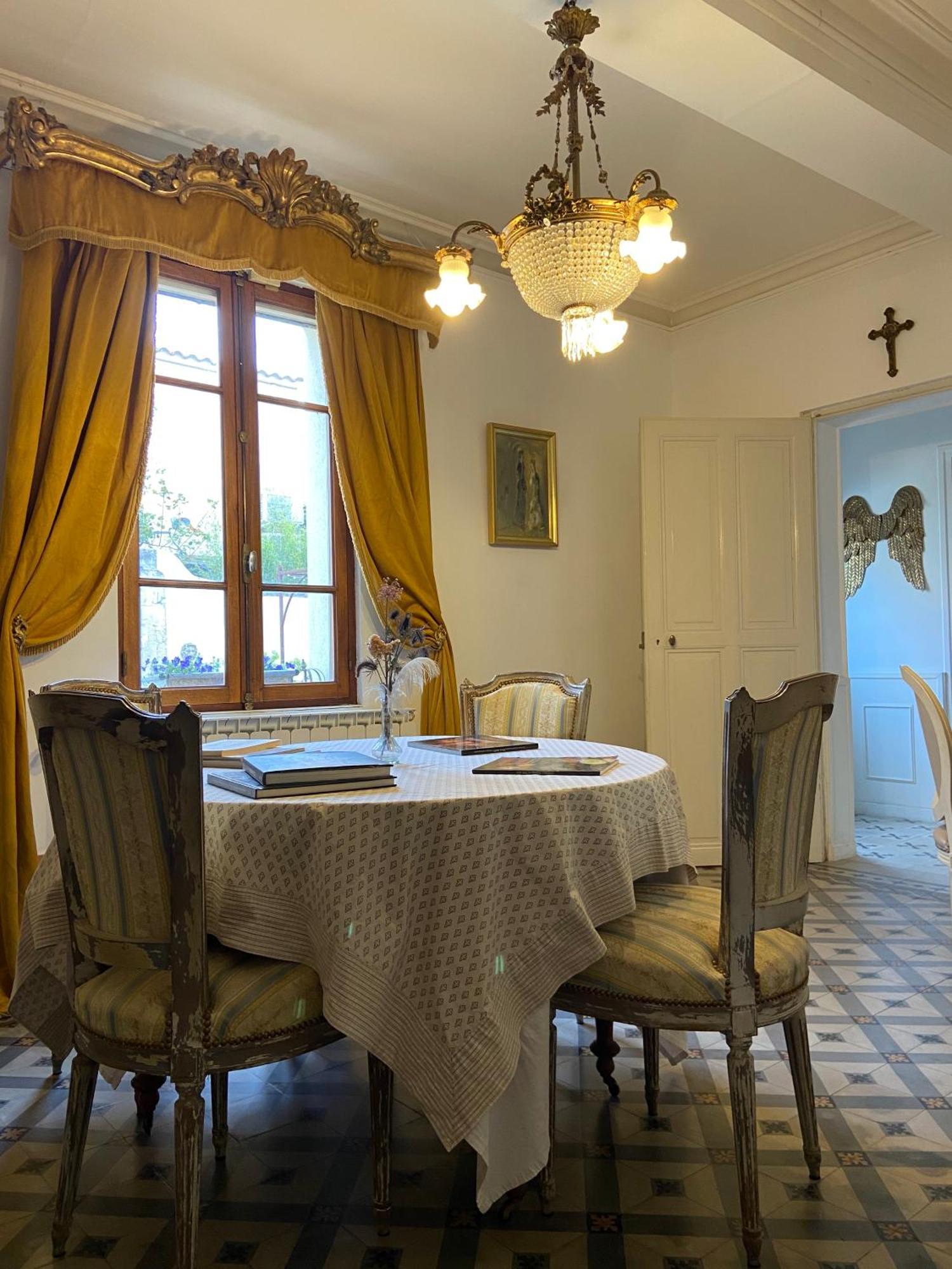 Maison 1823 - Suites De Charme A Garons Bagian luar foto
