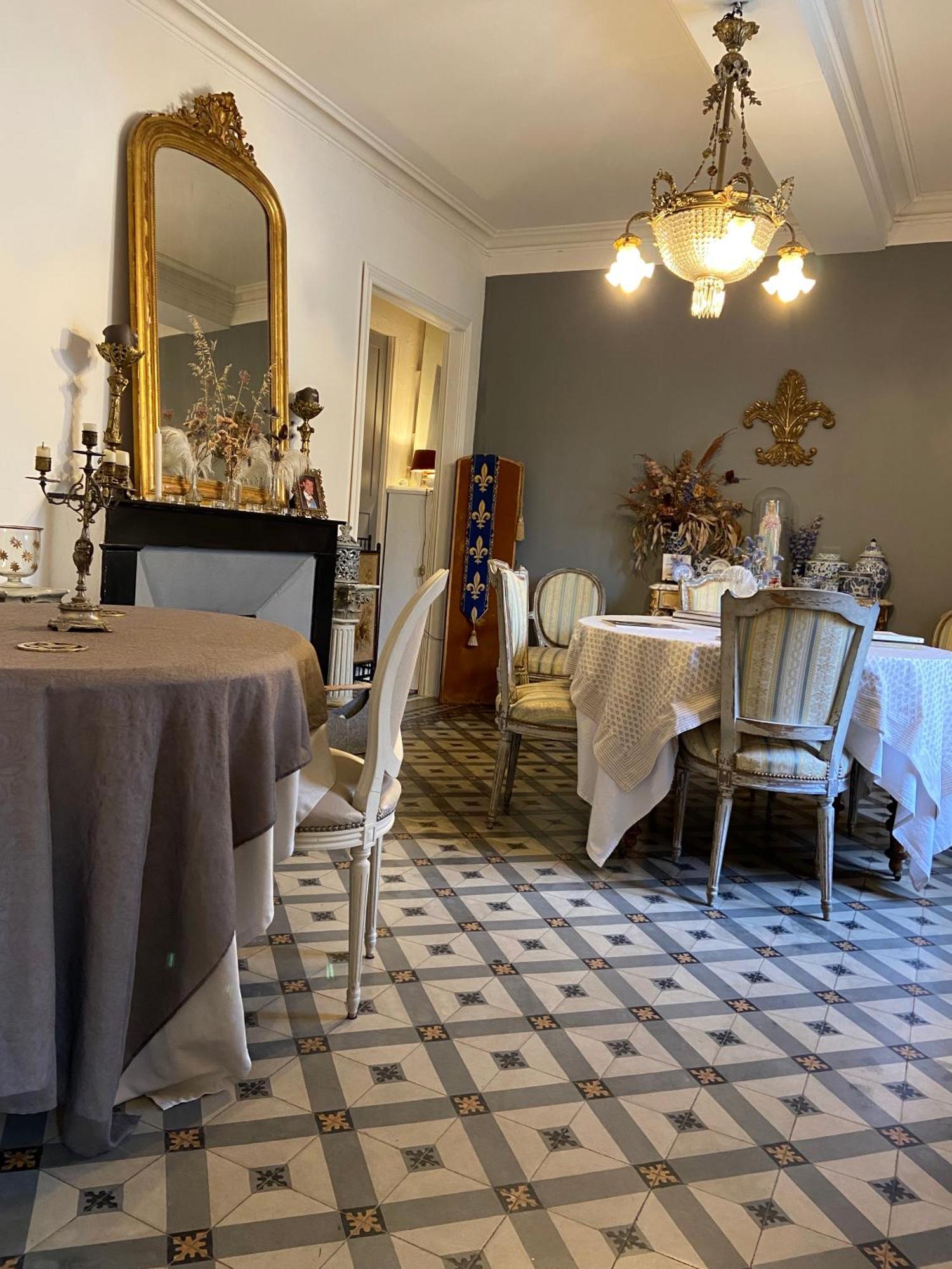 Maison 1823 - Suites De Charme A Garons Bagian luar foto